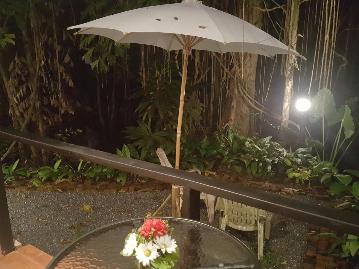 Hug Rimtharn Hotel Ban Khao Klom Exterior photo