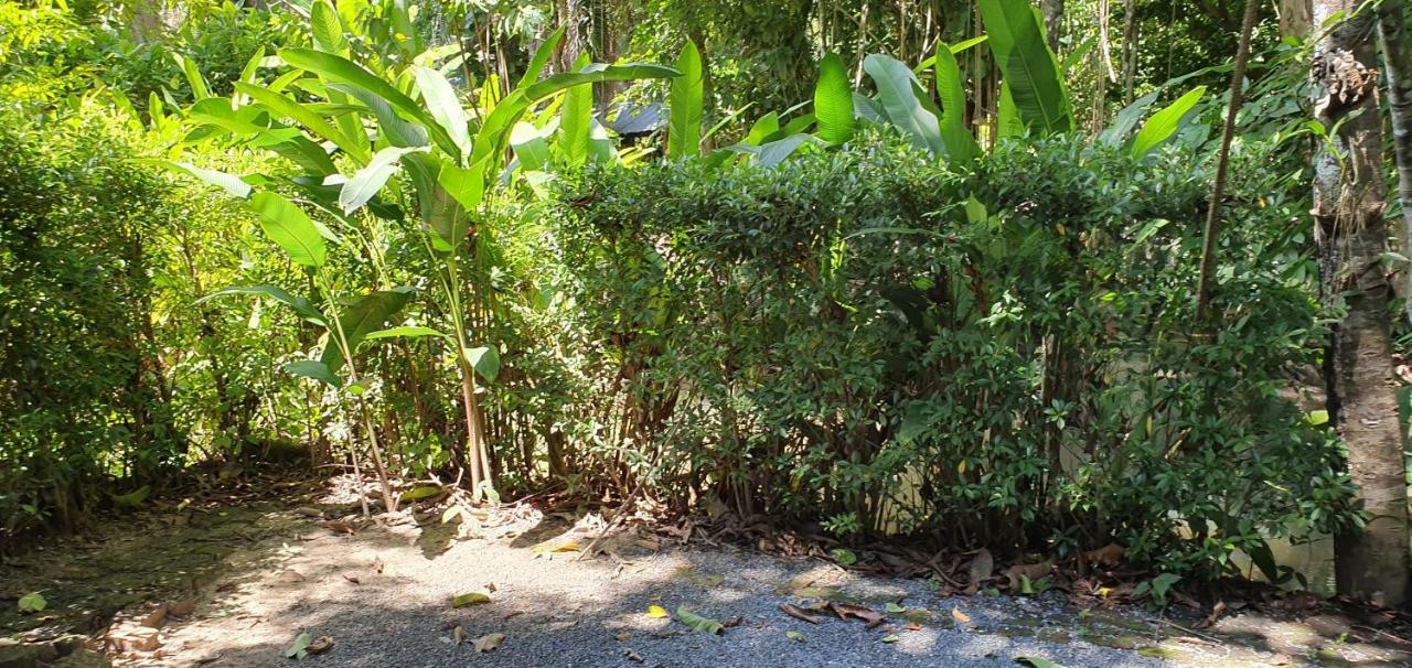 Hug Rimtharn Hotel Ban Khao Klom Exterior photo